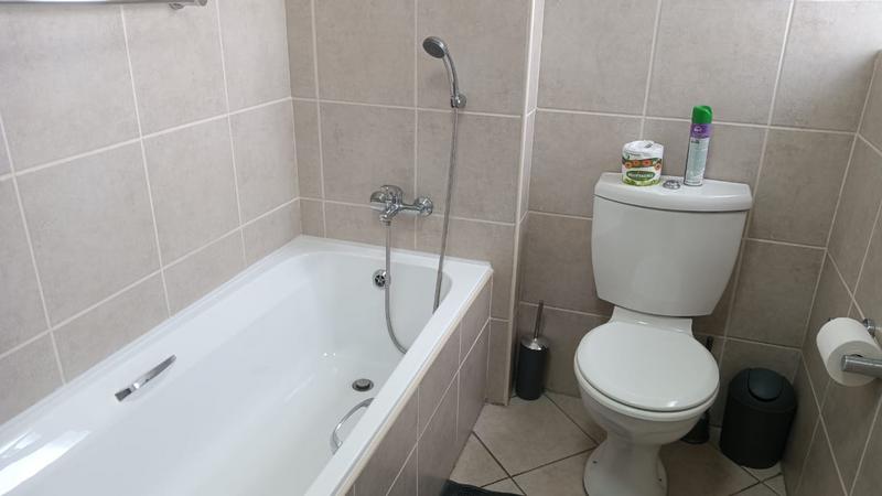 2 Bedroom Property for Sale in Reebok Western Cape